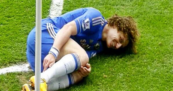 DuniaGiBol's tweet photo. Ini Alasan David Luiz Tertawa Di Old Trafford - http://t.co/taW0FTR2IV http://t.co/LbEfHmO7AW