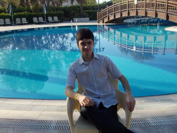 dashka_ta_66939's tweet photo. Приехал из Анталии, классный отдых!
Прошёл супер-обучение! Теперь с новыми силами за работу ))) http://t.co/HrgViPNOqi