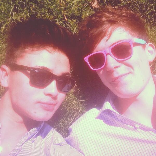Karcasian's tweet image. Park sunbathing #models @mike_sudz @Alextgoodman