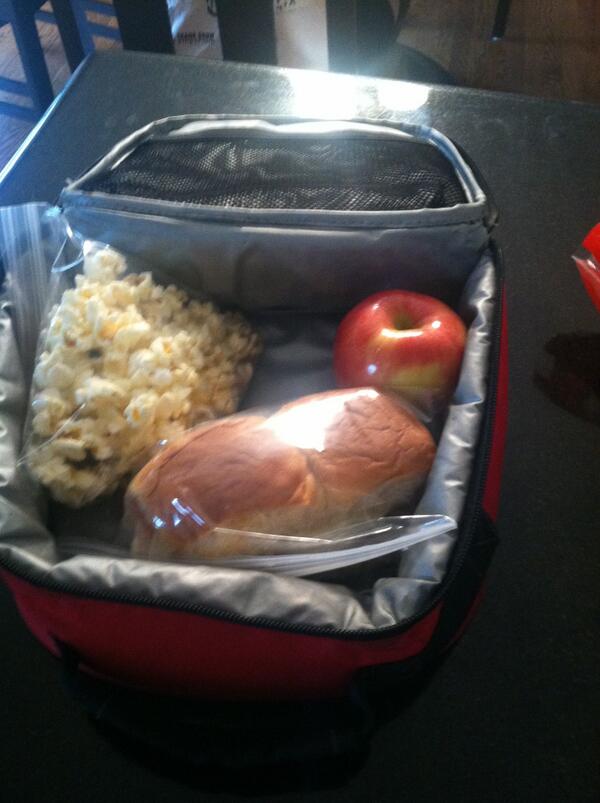 MollyMcVeigh's tweet photo. Packing son’s lunch for school #samemorning http://t.co/vLSnbGrXKS