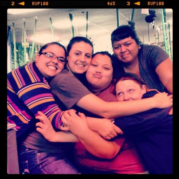 ZapposCulture's tweet image. Group hug at work. #zapposinstachallenge #corevalue7 #eyezapp by annaaashoeee