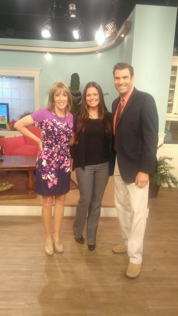 alicia_f52002's tweet image. Day2 at @DaytimeTVshow. So much fun to stand back and watch @JerryPenacoli and @DayytimeShowHost #Awesomehost