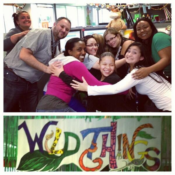 ZapposCulture's tweet image. Group hug! #corevalue7 #zapposinstachallenge #zappos #eyezapp @eyezapp #picstitch by snunchie