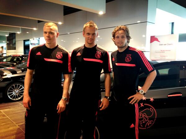Wij zijn Ajax 020 on Twitter: "Een zwart roze uitshirt, waar stopt de verkrachting van @adidas http://t.co/otMcwJmaGz @AFCAjax #schande #AJAX #fail #uitshirt" / Twitter