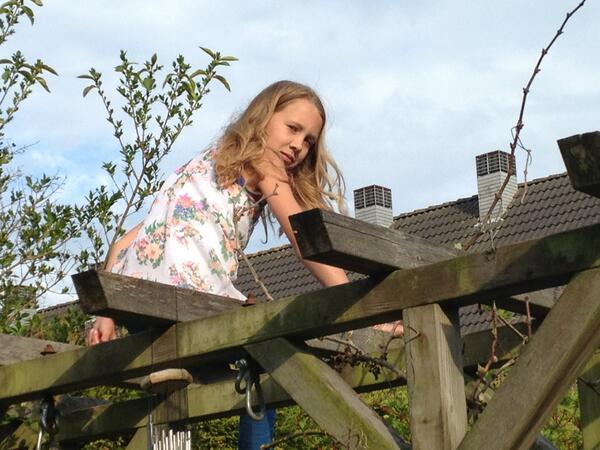 Vastert's tweet image. @HeyIkBenJonnex Je lijkt wel een aapje :-)