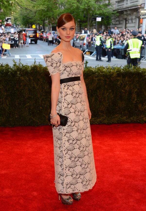 CHANEL's tweet image. Bella Heathcote at the MET Gala wearing a lace embroidered dress from S/S 2013 Haute Couture with CHANEL Fine Jewelry