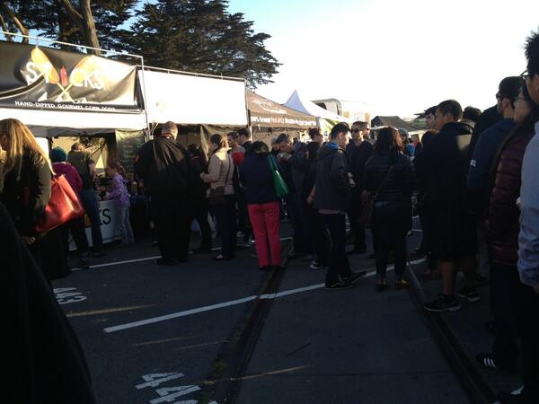 SticksCornDogs's tweet photo. Come early if you want to beat the line http://t.co/AztWoVecBJ