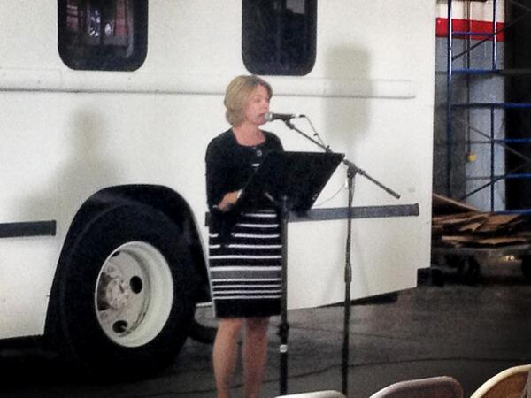 SpringBackNash's tweet photo. Owner of @SleepOutfitters Kim Knopf kicks off the Spring Back ceremony in Nashville #springback #sleepoutfitters http://t.co/jriTOG2RLW