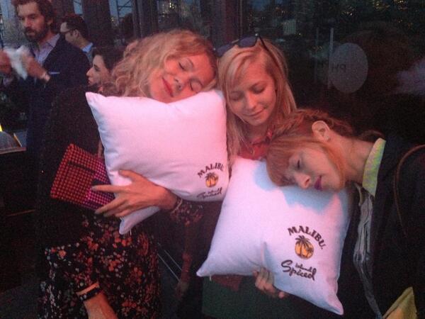 abanel's tweet photo. Timeout! @MalibuRumSA @SpaceyTracyBone @Jxxsy http://t.co/1YnVjsRimX