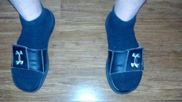 JustRichNJ's tweet image. @GeesDevilsTail Here you go Gee! #SlippersandSocks #Bluebloods