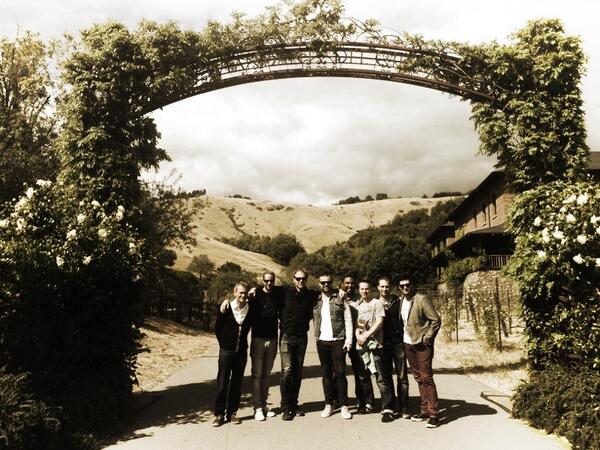 twofiftyk's tweet photo. Group picture with @arminvanbuuren @TrevorGuthrie @eyesupply @TheArtofLights at the sky walker ranch. Insane place! http://t.co/ZsCNpdMOza