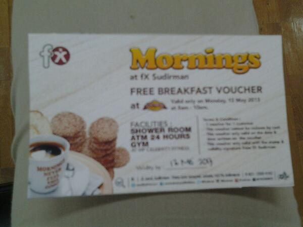 miradinda's tweet photo. Get free breakfast @tjaptoean @fXSudirman silahkeun ambil di infodesk..selama persediaan ada... http://t.co/xxYPCERlof
