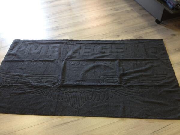 Hé 1095 volgers. Als we vandaag op 1100 komen gooien we er een mooi#PME strandlaken uit