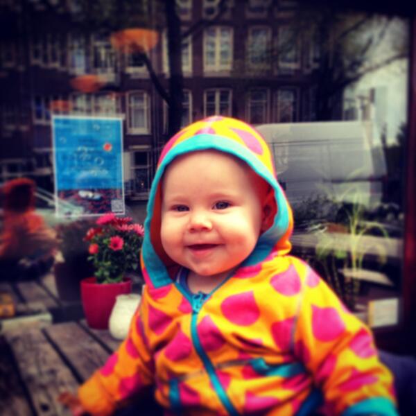 BoatFlashmob's tweet image. Our little one is helping the campaign as well! #flashmob #zeepbellen #wedding #boatflashmob facebook.com/events/3092426…