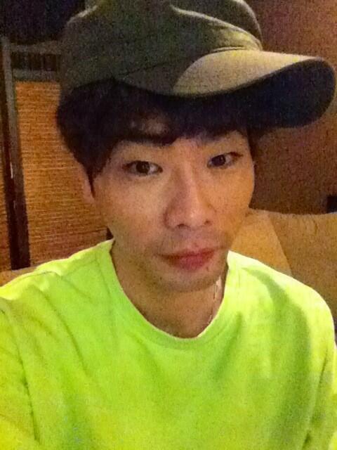 _muzie's tweet photo. 현준이형이없는 축하파티 http://t.co/W8cETGYRMi