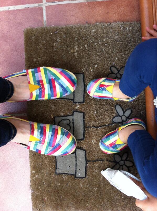 MariaMSalto's tweet photo. Mi peque y yo con nuestras PAEZ a la ultima @paezmalaga http://t.co/JBDYXdHRen