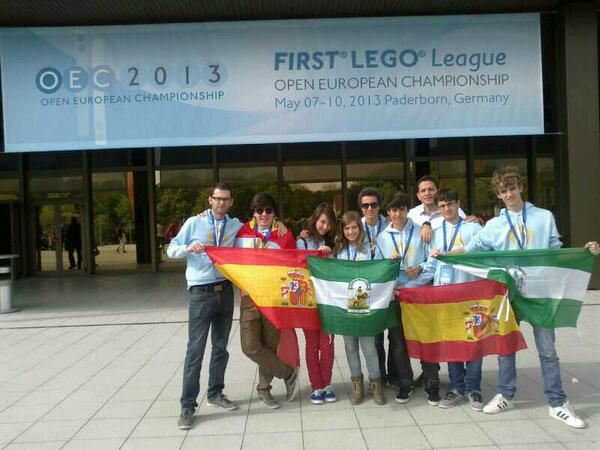 iesitaca's tweet photo. @losxd98 en el lugar de la competición en Paderborn. Mucho ánimo y disfrutad de la experiencia. http://t.co/fwck7Uxg4t