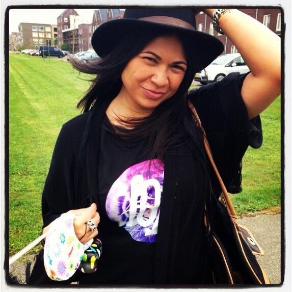ladybeeofficial's tweet photo. Thank you @sneakerwinkel for the LOF tshirt #loffit http://t.co/kQPpuCpv1F