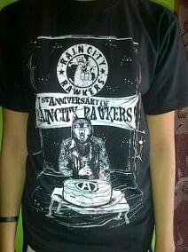 RT <a href="/RaincityRawkers/">RAINCITY RAWKERS</a>: Ready Stock merch, "1st Anarchyversary" IDR : 70K . For order contact <a href="/AriSyarief/">srempet mujaer</a> :D