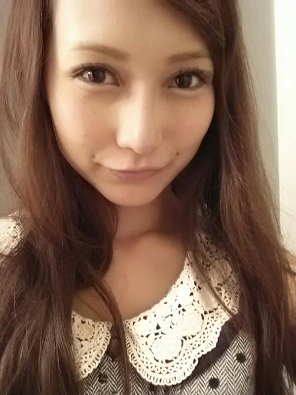 Twitter पर 川上愛 セッティングチェンジで待ちです 終わりが3時頃になるとかなんとか それにしても待ちは暇だなぁー W 暇すぎてデータフォルダあさってたら出てきた 藤井リナさん風メイクしたときの メイクって楽しいねo O O Http T Co Zfves25fal