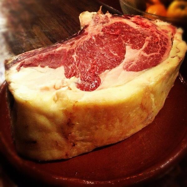 Quieres uno como este? Chuleton Gallego a la piedra, ven y pruebalo no te arrepentiras.