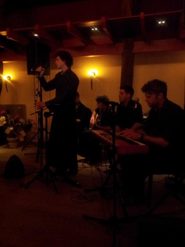 Daar zijn ze weer!! De zingende obers <a href="/HRCarpeDiem/">Havezathe Carpe Diem</a> #aanrader elke 1e woensdag vd maand #live #muziek