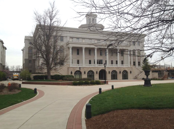 Valley_Catholic's tweet photo. Belmont University in Nashville, TN. Nice campus, great majors, new construction. http://t.co/YQE63pcnvJ
