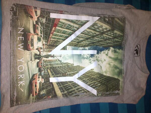 Omw I LOVE my oversized New York shirt! Good for sleeping,, the gym &amp; college! So sleeping in it tonight* :) <3