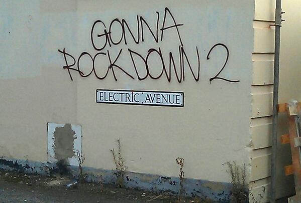 100sOfLaughs's tweet image. 