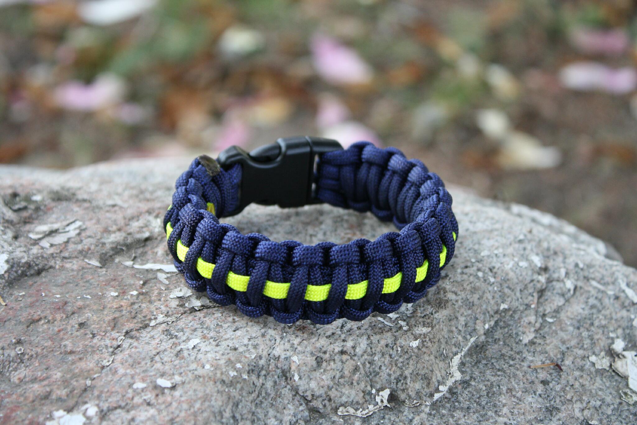 Thin Blue Line Survival Paracord Bracelet 8