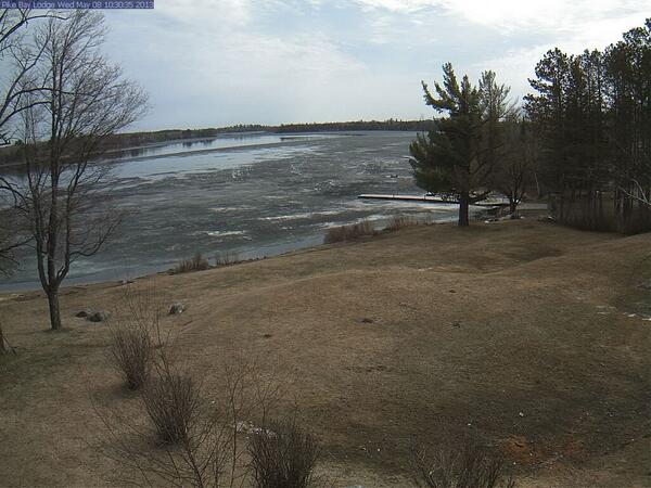 VermilionPS's tweet photo. Lake Vermilion web cam from earlier today in Pike Bay: http://t.co/P2QxQTBfK6
