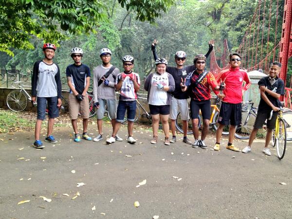 Piknik! <a href="/kebunrayabogor/">Kebun Raya Bogor</a> @barsettacourrier <a href="/fixietas/">Fixietas Jakarta</a> <a href="/CRISISFixedGear/">CRISIS</a>