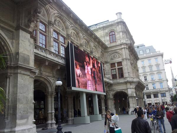 ViennaOperaVTO's tweet photo. The opera "Carmen" today in the Vienna State Opera...http://t.co/T02WnKuucQ http://t.co/SZcx5iyb50