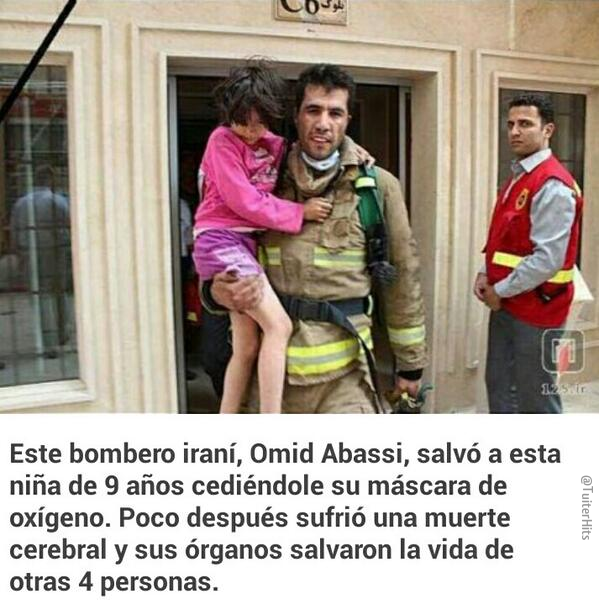 TuiterHits's tweet photo. Todo un heroe y nadie lo sabe. http://t.co/b41klzIkTA
