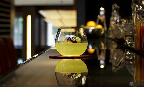Caradiaz's tweet image. Evening! A little drink anyone? #timetowinddown