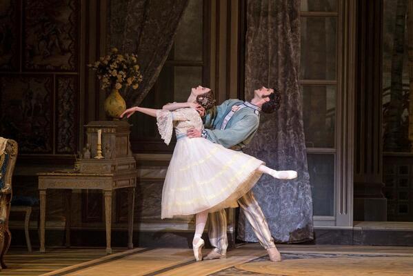 RobertoBolle's tweet photo. #JulieKent and @RobertoBolle in "A Month in the Country" by F. Ashton
(Photo by Marty Sohl)
@ABTBallet @MetOpera http://t.co/RrbPIKRzHY”