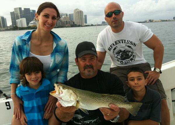 Fish To Make A Difference getting families afflicted with cancer out fishing together！