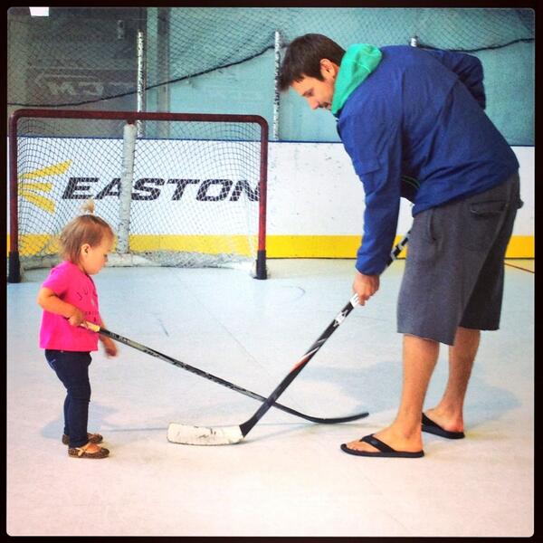 ShayGreentree's tweet photo. Testing out sticks with daddy at Levy Sports @KyleGreentree6 @clevis30 http://t.co/C6Op7GJBNB