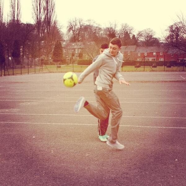 TweetsByDane's tweet photo. I <3 Football :D http://t.co/2SIevWkEjz