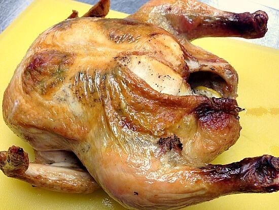 AndyFood's tweet image. Recipe for Summer Roast Chicken with thyme &amp;amp; lemon go to bit.ly/12QKgk2