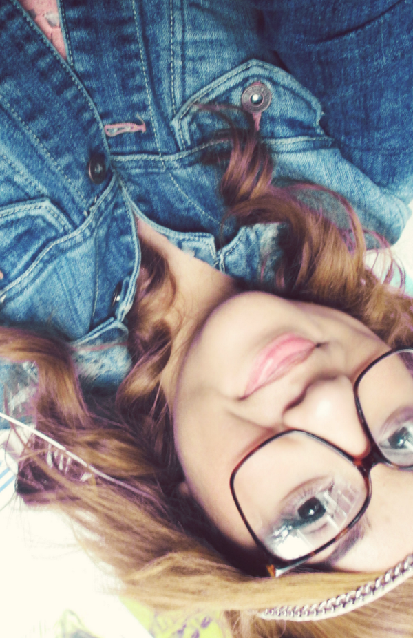 _U_G_H's tweet image. #BigGlasses #UpSideDownPictures