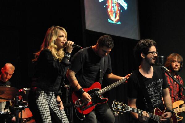 Equipe_LuaB_'s tweet image. Olha Só Que Diva a @Lua_Blanco No Show dos @pietrosoficial !