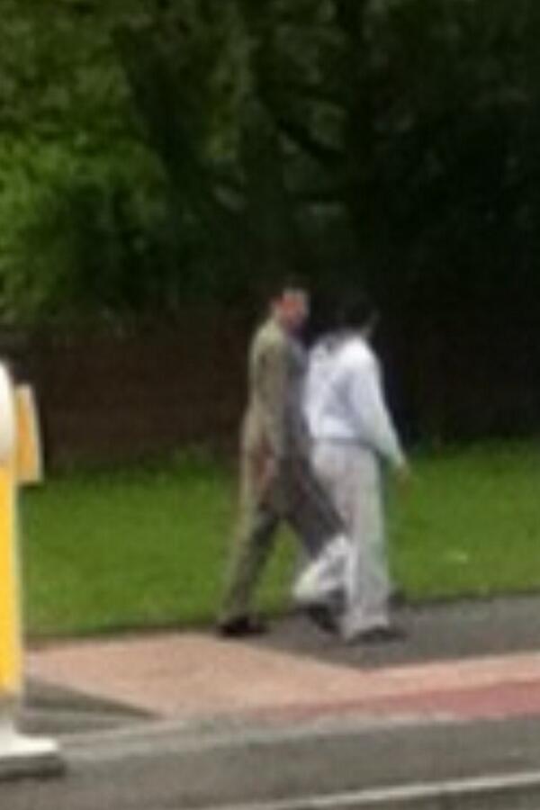 FullGreyTracky's tweet photo. Check this one! Off to the mosque #packiesintrackies http://t.co/KNcy1Ub0J9