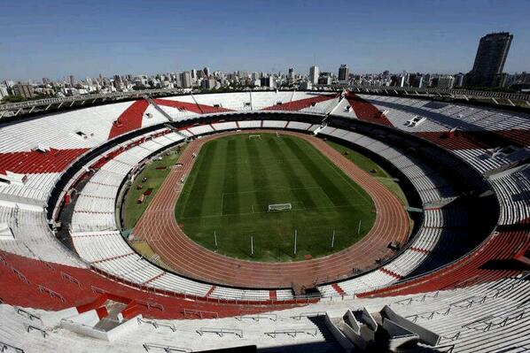 Que buen estadio! El Domingo festejamos todos juntos su cumpleaños! #75Monumental Denle RT! Cc @adidasAR