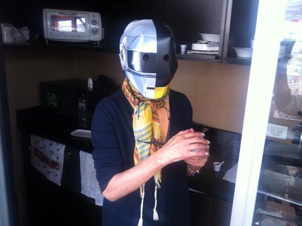 alejodos's tweet photo. #DiaNacionalDeDaftPunk http://t.co/ZYzYJUw9LV