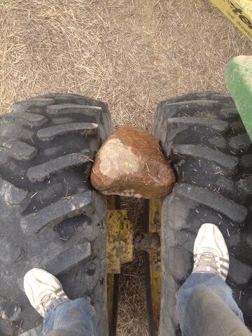 Colbchucks17's tweet photo. Classic rocks  @GrainFarmProbs. #aintthefirsttime #guranteewontbelast http://t.co/b90eWaI1ac