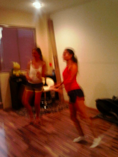 Nuestra carrera nos mantiene ocupadisimas... bailando zumba👌 🙆🙅 <a href="/Pausanv/">Paola San Vicente</a> <a href="/checa3/">beatriz checa</a>