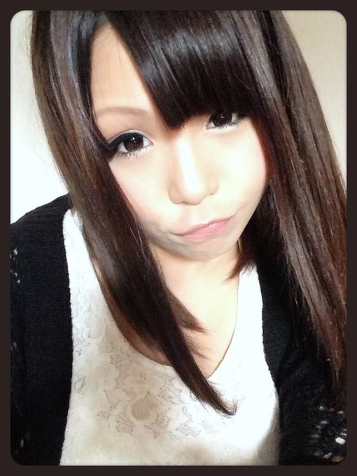 気づけばフォロワーさん100人超え(*ﾟ▽ﾟ*)！めっちゃ嬉しいです！ありがとうございます(ノｗ`*)これからも応援よろしくお願いします(｡ゝ&omega;・｡)ゞ http://t.co/7WHeCmw5Hu