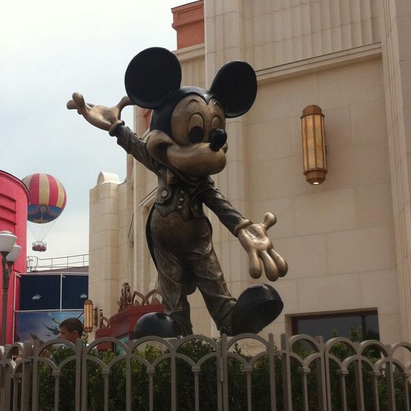 DisneyxPictures's tweet photo. Mikey. http://t.co/fXf49lHQNU