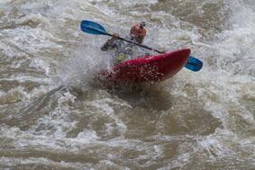jalanteruus's tweet photo. "@NGIndonesia: Sahabat, bagaimana rasanya setelah melewati jeram seperti ini dengan kayak ya? @MAPAGAMA_UGM ! http://t.co/1CT55j1mrq"
